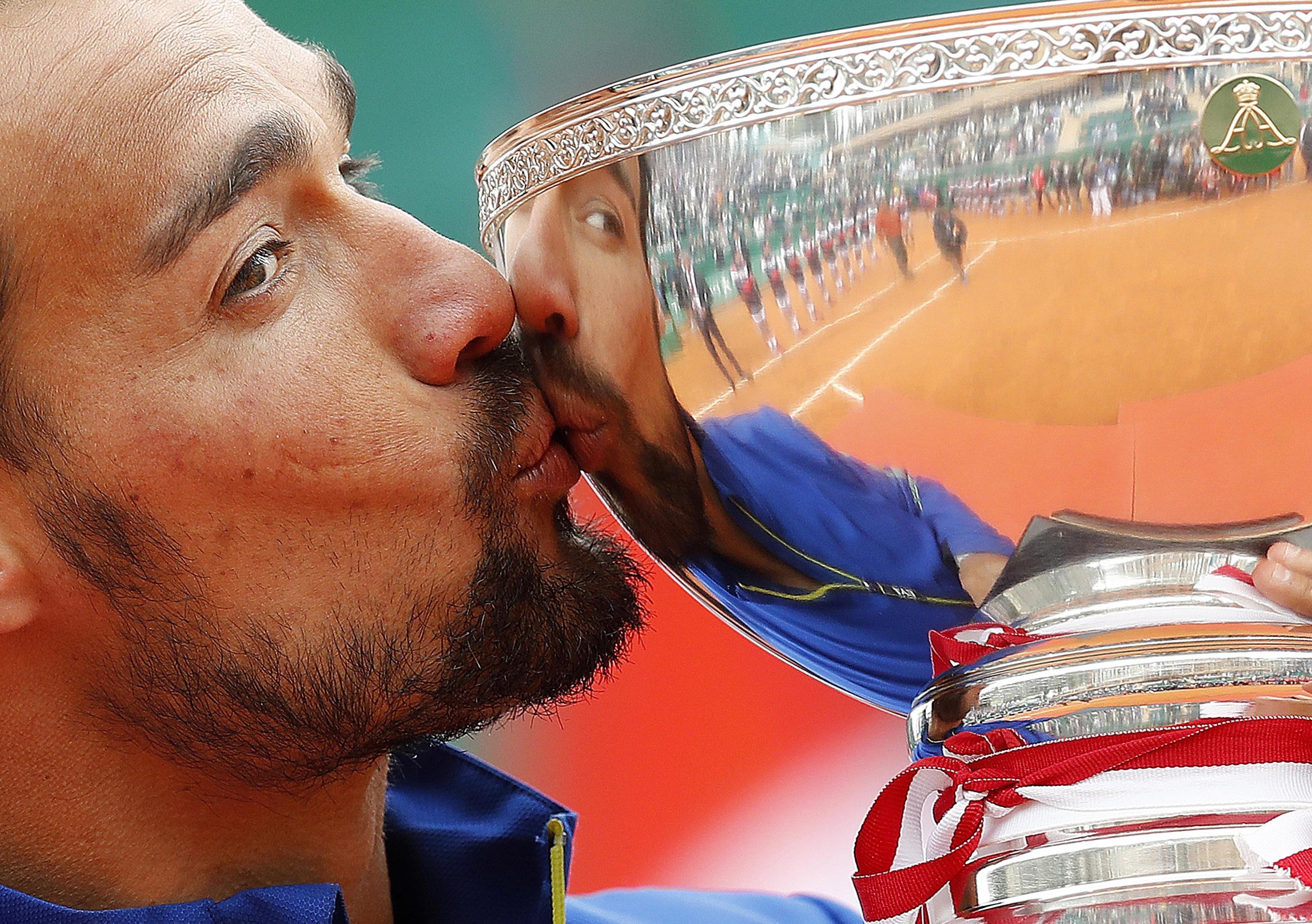 Tennis, Fognini riscrive la storia: trionfo a Montecarlo