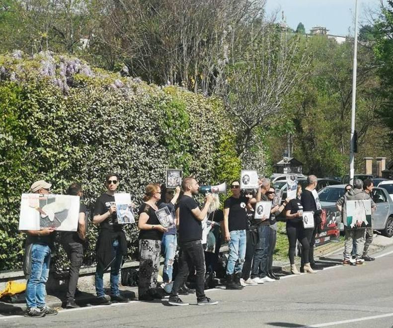Maxi furto in canonica a Maranello: rubati oggetti sacri, contanti e dieci pistole 