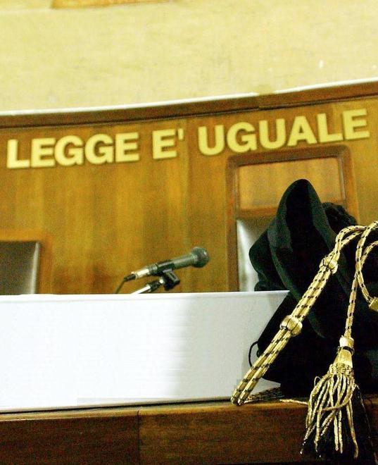 Modena, polizze e fondi con firme false: Banca Mediolanum condannata 