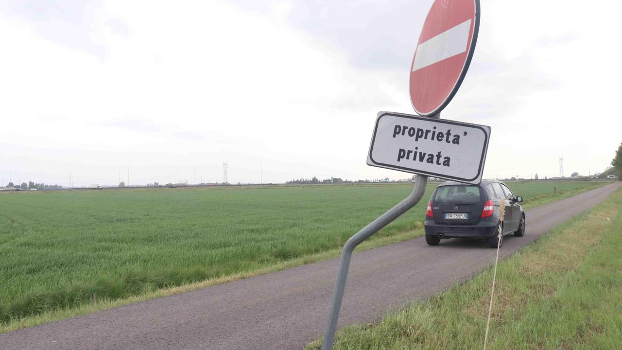 Via delle Bonifiche. «Basta furti nel parcheggio. Chiediamo più sicurezza»