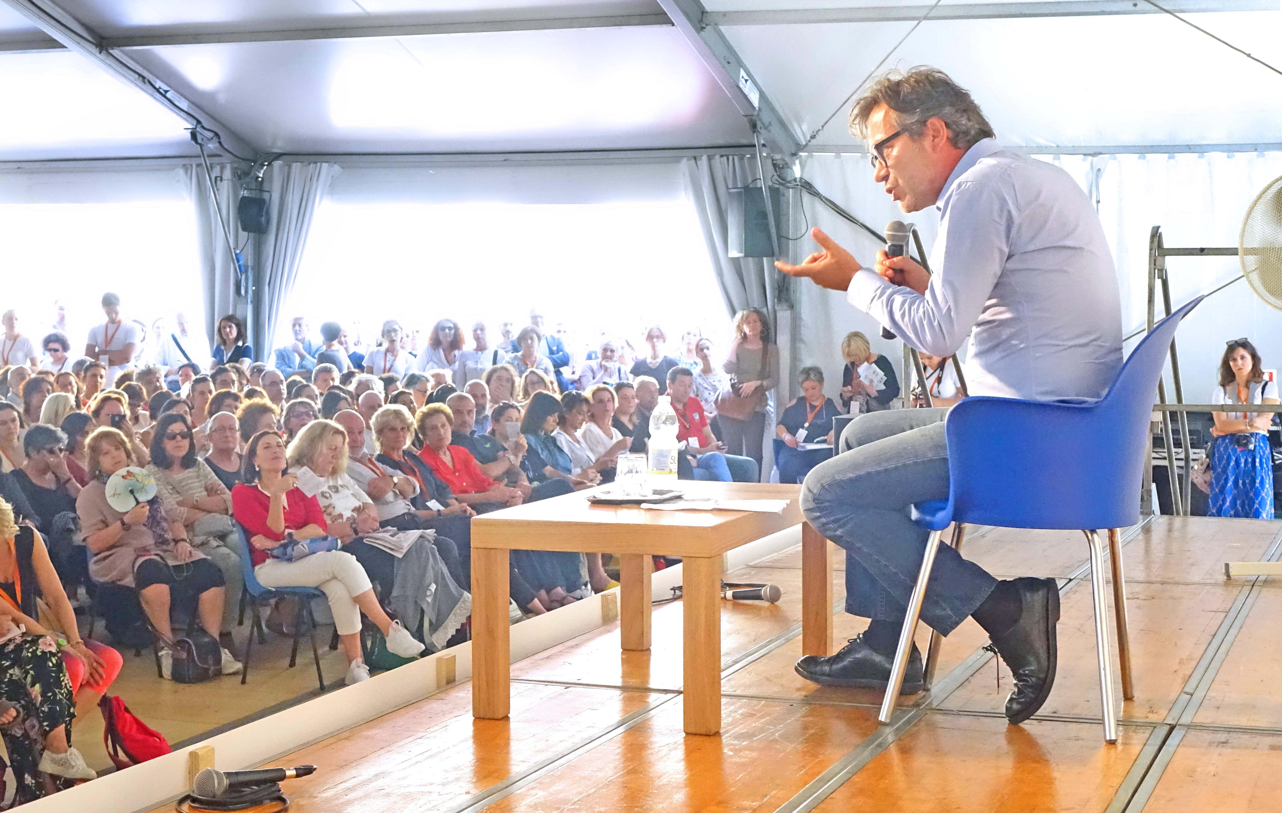Massimo Recalcati durante uno degli incontri dell'edizione 2018