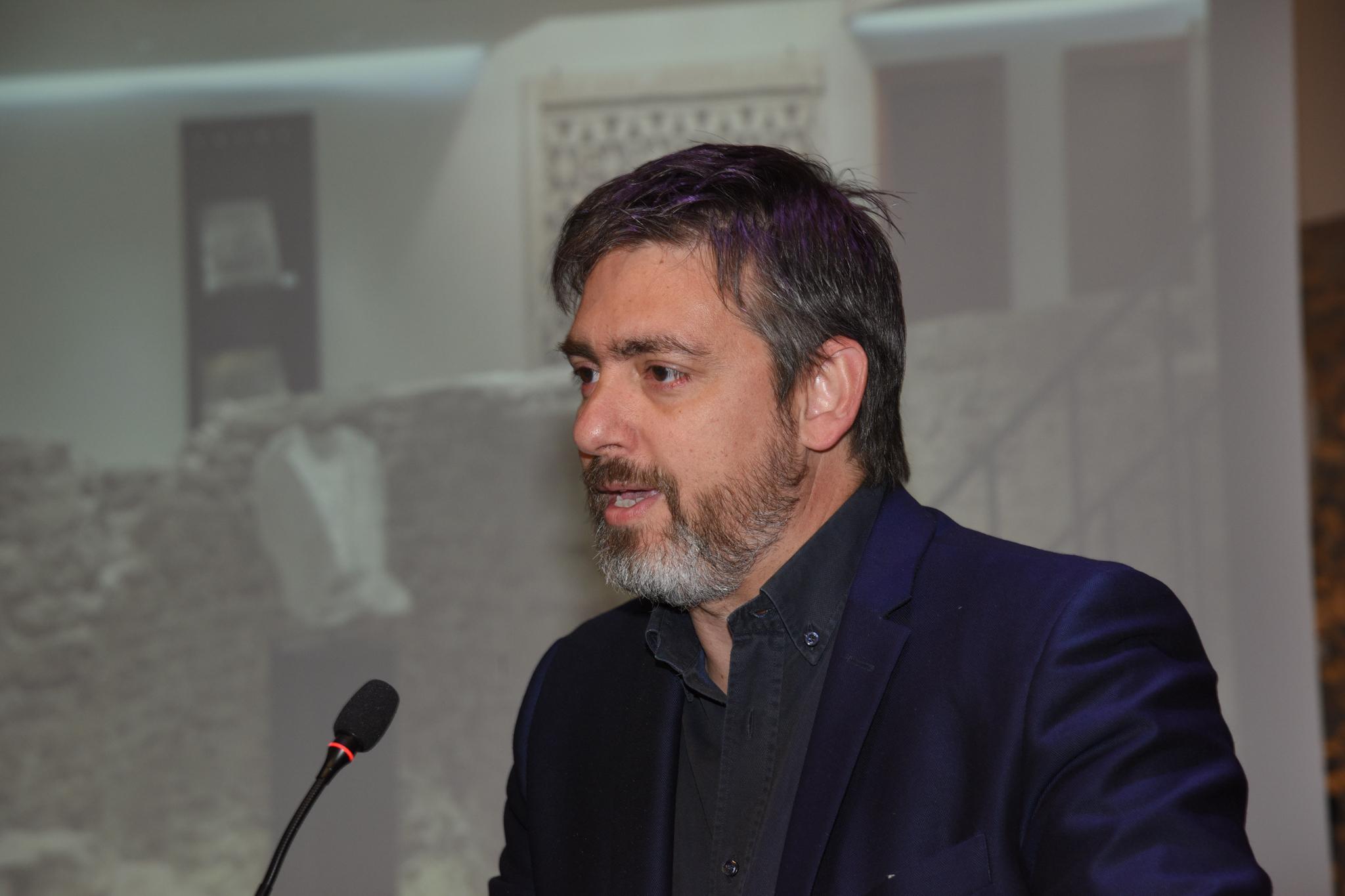 La sfida è fra tre candidati, il M5s rinuncia a correre 