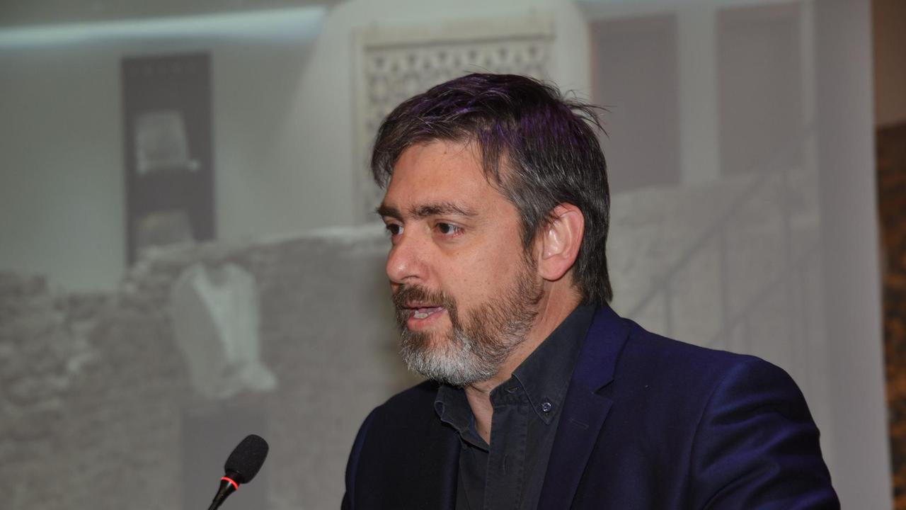 La sfida è fra tre candidati, il M5s rinuncia a correre