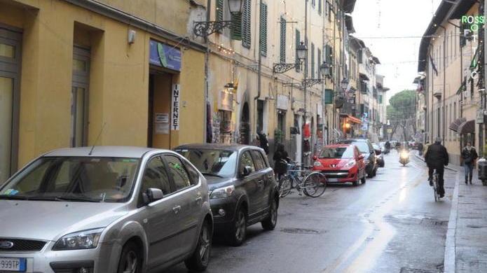 «Via Carducci senza regole, deve essere pedonalizzata»