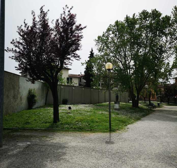 Via graffiti e vandalismi al loro posto un murale 