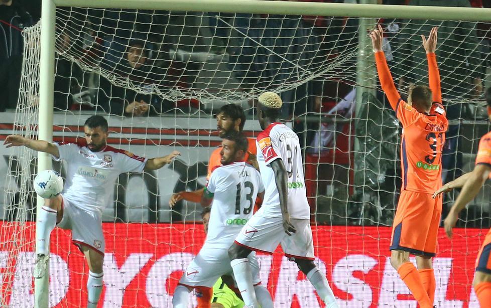 Il Carpi non riesce a vincere, Piscitelli salva la speranza 