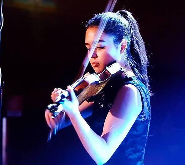 Lucille con il suo insuperabile violino farà rivivere i classici a Lucca 