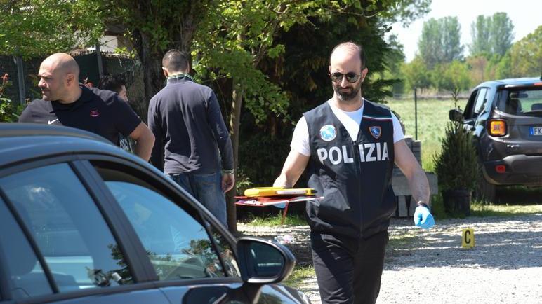 Il 32enne ferito da un colpo di rimbalzo