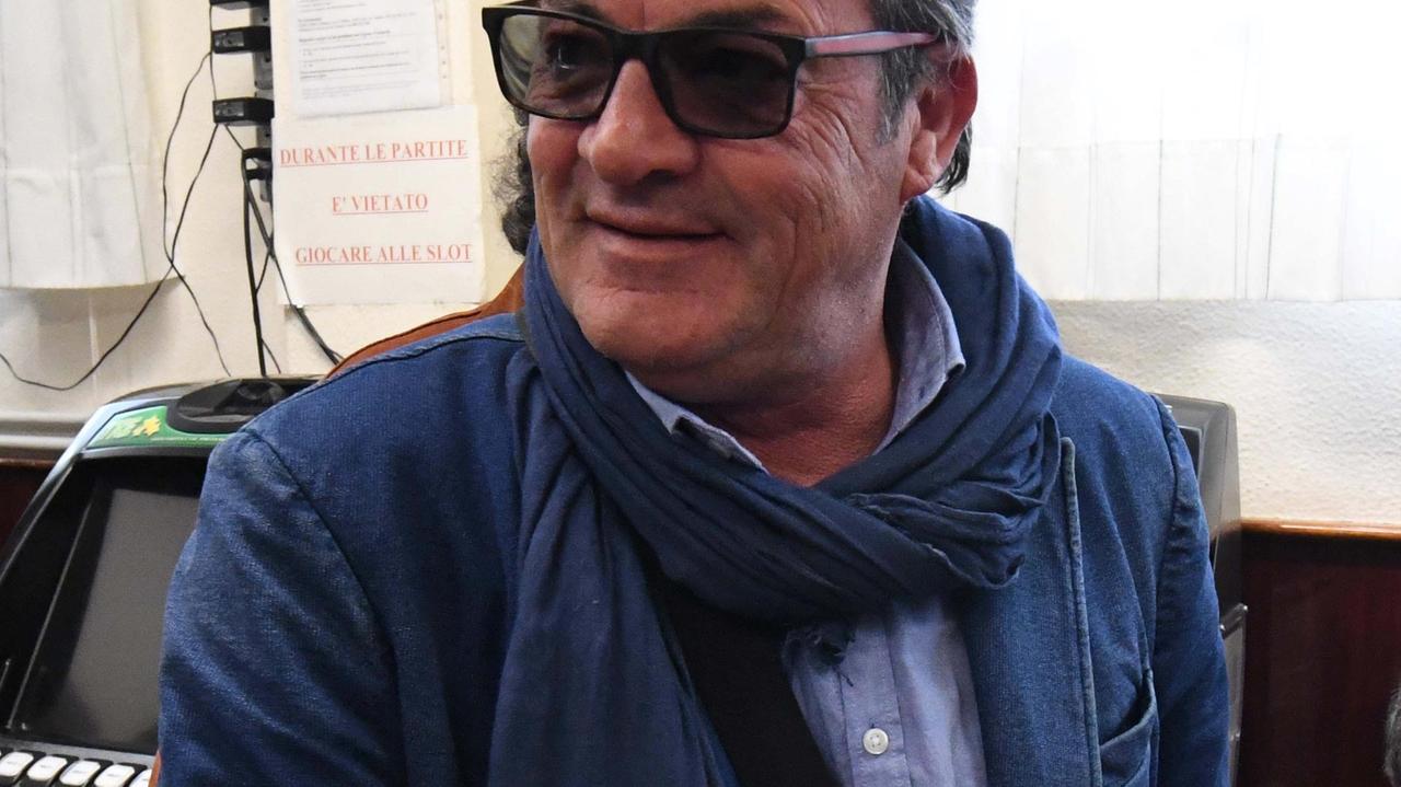 Alessandro Caponi, bandiera del Pontedera e padre dell'attuale capitano Andrea