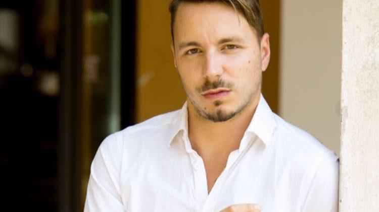 L'attore Elia Pietschmann muore in moto, il ricordo degli amici