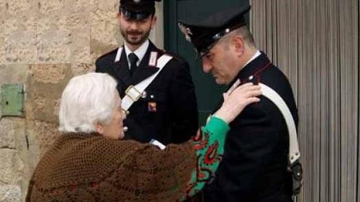 «Suo nipote in arresto». Anziana di 96 anni derubata di seimila euro