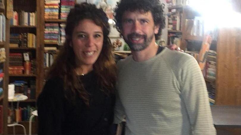 Toglie le macchinette dal suo bar e ottiene il sostegno del campione