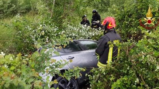 I vigili del fuoco sul luogo dell'incidente
