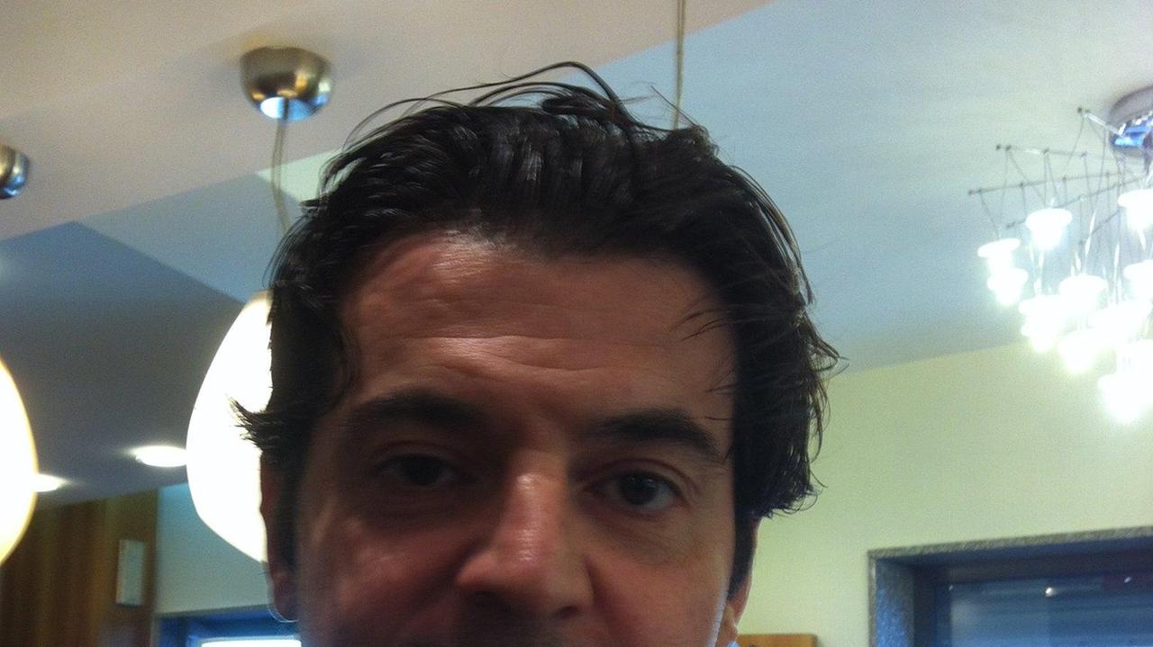 Si toglie la vita a 47 anni il titolare del bar Tassara: «Giacomo ci mancherai»