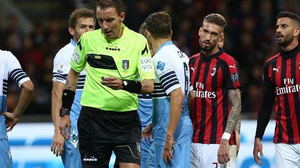 Razzismo, Mazzoleni nel mirino «Una partita da sospendere»