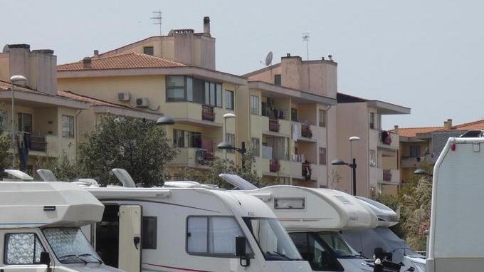 Altolà ai camper in sosta davanti al Molino