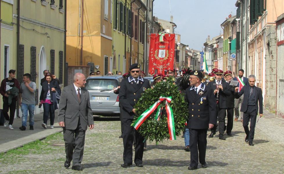 Bandiera Rsi sui Trepponti «Un gesto gravissimo» 