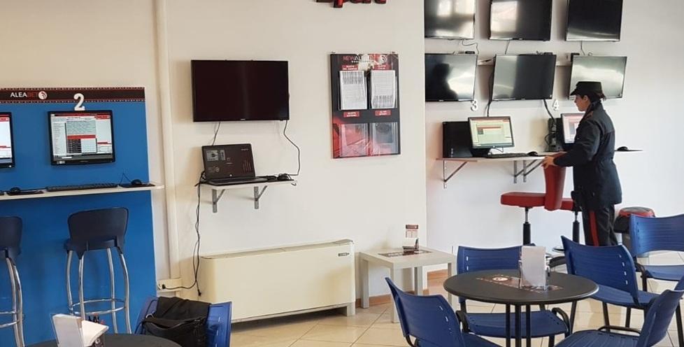 Sequestrata la sala scommesse troppo vicina a una scuola 