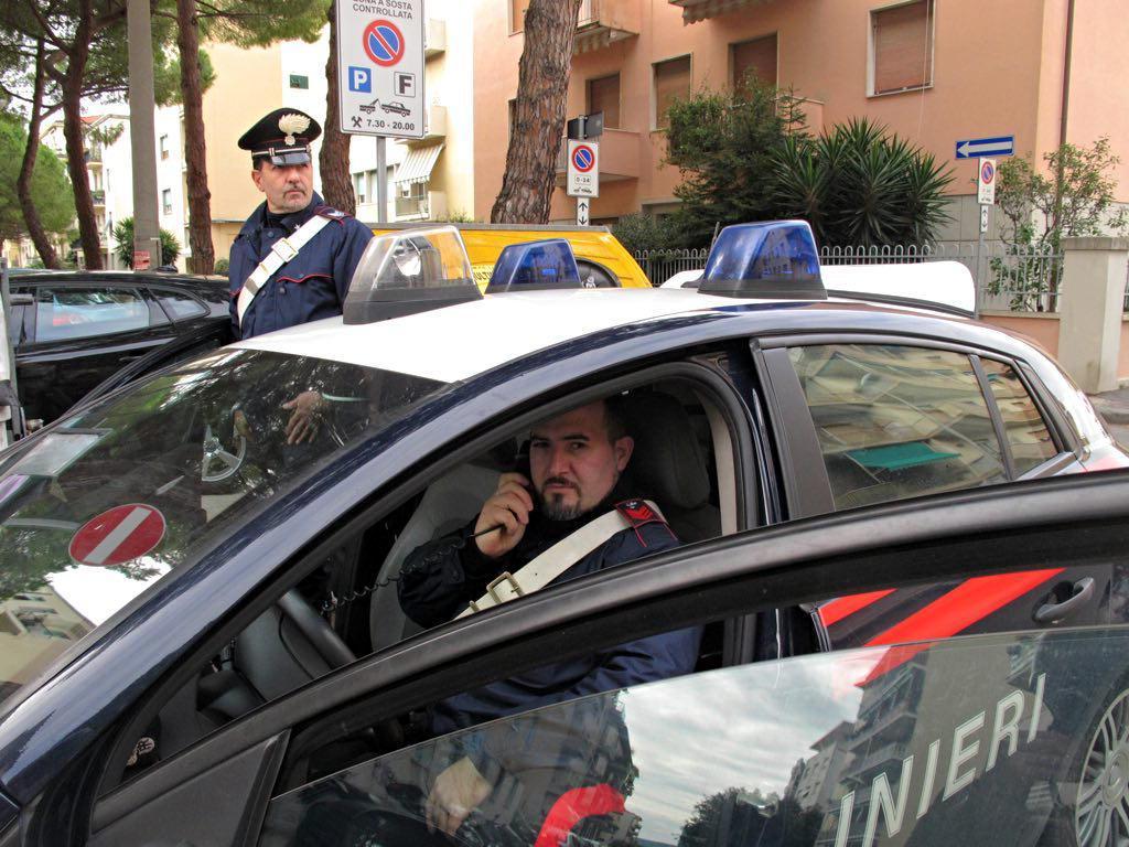 Due carabinieri di Livorno (foto d'archivio)