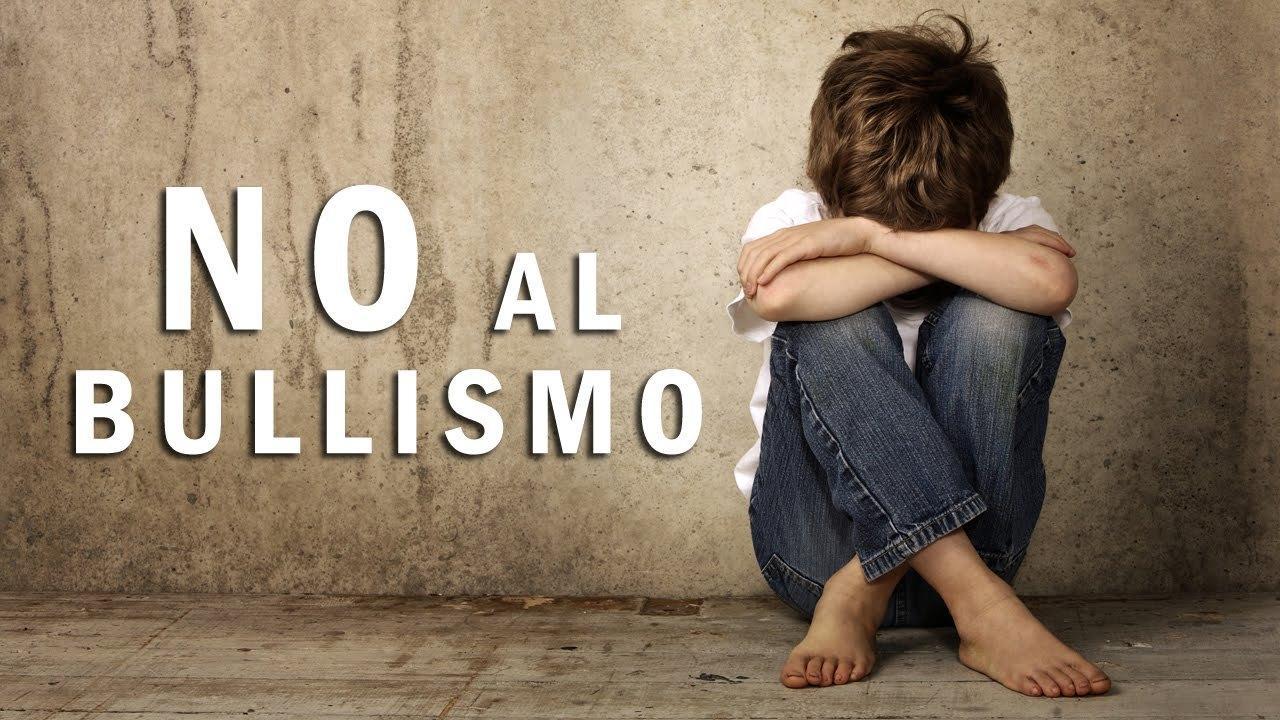 Ragazzino "X fragile" preso di mira dai bulli. I compagni di scuola lo aiutano e lo difendono 
