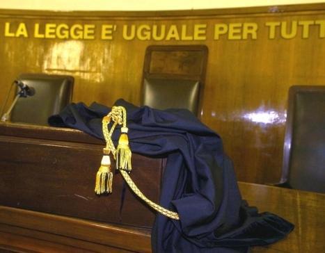 Minacce alla moglie: “Ti spacco la faccia”. Assolto il marito, il fatto non sussiste 
