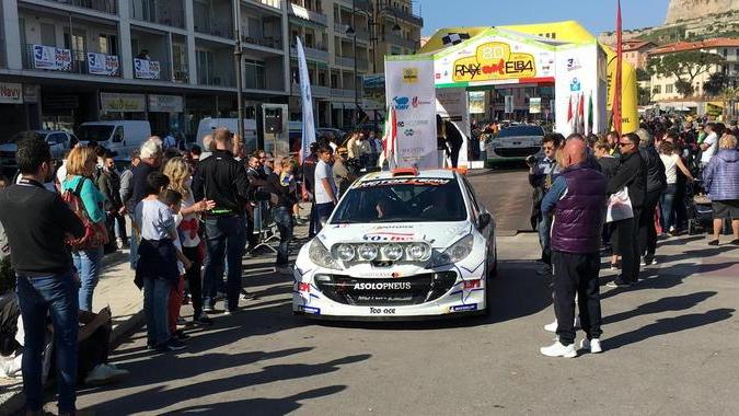 Entusiasmo per la partenza del Rallye dell’Elba