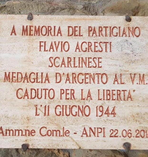 La targa in memoria del partigiano Agresti violata altre due volte 
