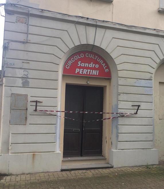 Vandali alla sede Psi la federazione «Non ci intimorite»