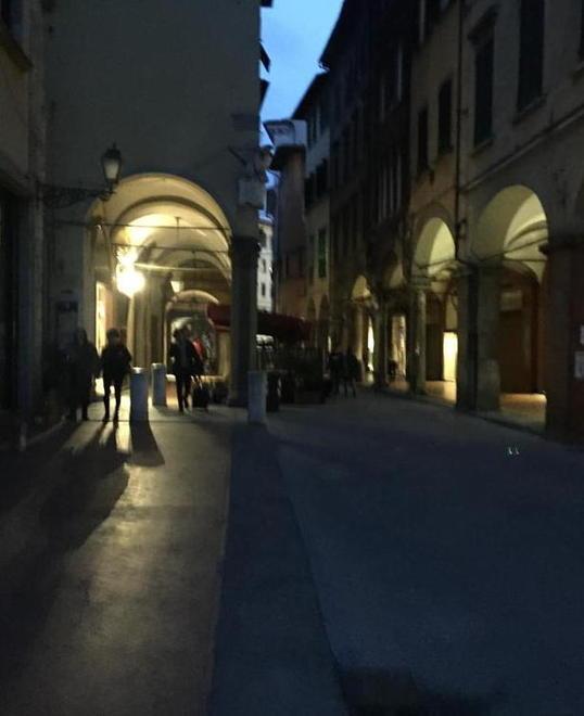 Borgo Stretto al buio, rabbia dei negozianti 