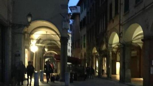 Borgo Stretto al buio, rabbia dei negozianti