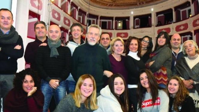 Spettacolo e solidarietà con il brigante Orcino domani a Santa Croce