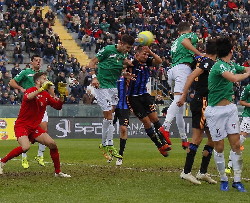 Mister D’Angelo avverte i nerazzurri «Non facciamo calcoli, è pericoloso» 