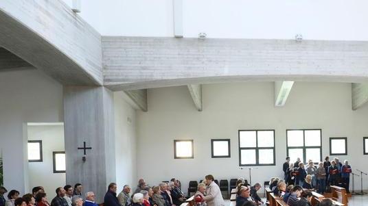 Addio a un uomo buono «Luciano, eri il nostro angelo»