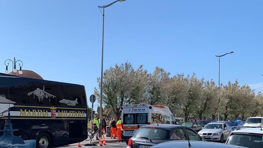 Non paga il parcheggio e minaccia una ausiliare