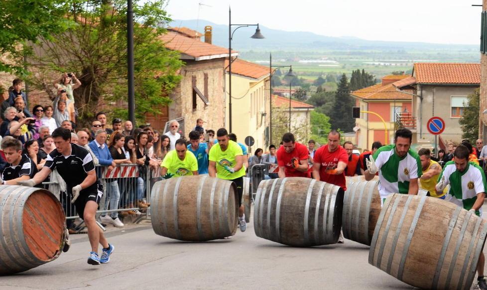 Suvereto oggi in festa per la seconda tappa del Palio delle botti