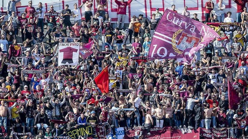 Oltre 7000 spettatori, alla fine solo applausi