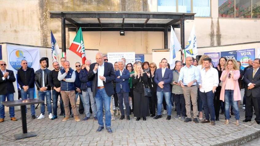 Al grido di “Follonica al Massimo” il centrodestra punta sui big