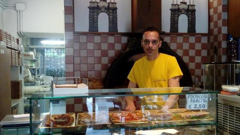 Piatti forti al Portone: la pizza alla Massese con rapini e salsiccia