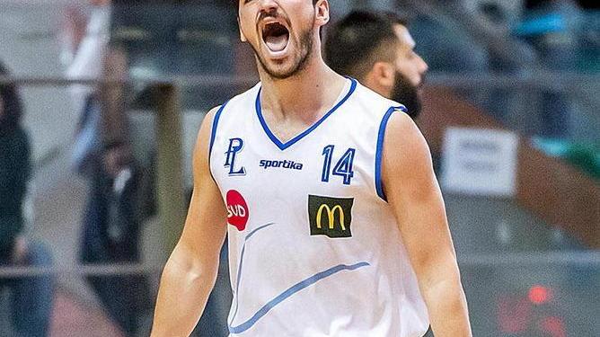 Davanti a 1500 tifosi Falconi fa l’americano e la Pielle affonda la corazzata Lucca