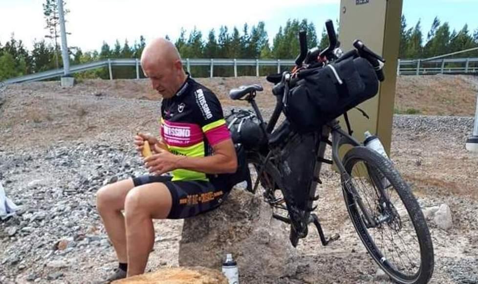 Mirandola. In bicicletta un viaggio alla fine del mondo 