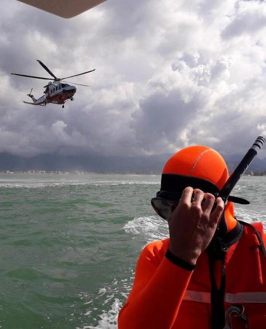 I soccorsi in mare? Dal cielo Esercitazione della Capitaneria 