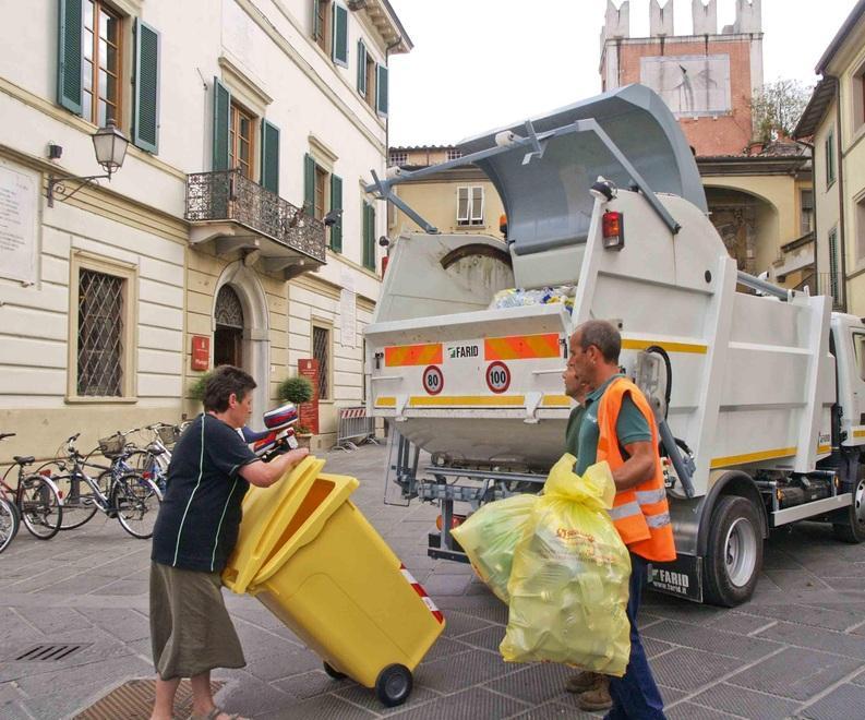 Entro l’anno arrivano i chip per i bidoni della differenziata 