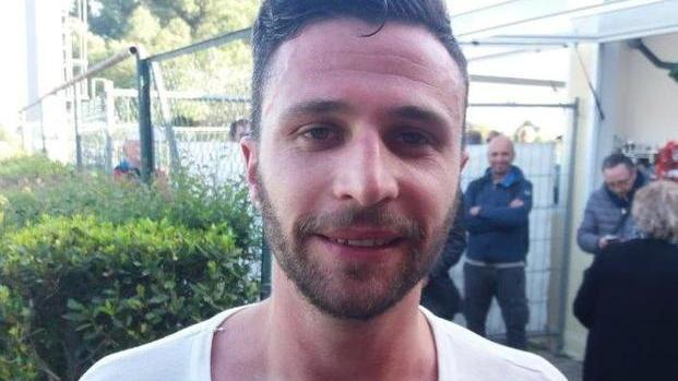 Calcia il pallone da sessanta metri È il supergol
