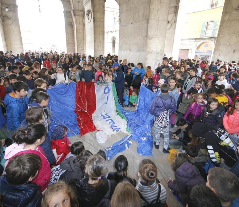 Il ricordo di Nicola e i 5000 giovanissimi a lezione di diritti e di solidarietà