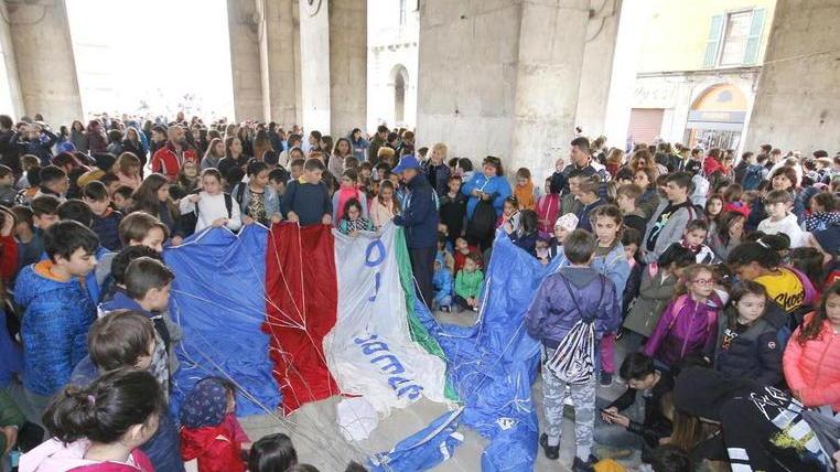 Il ricordo di Nicola e i 5000 giovanissimi a lezione di diritti e di solidarietà
