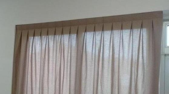 Nuove tende anti-riflessi installate nelle scuole