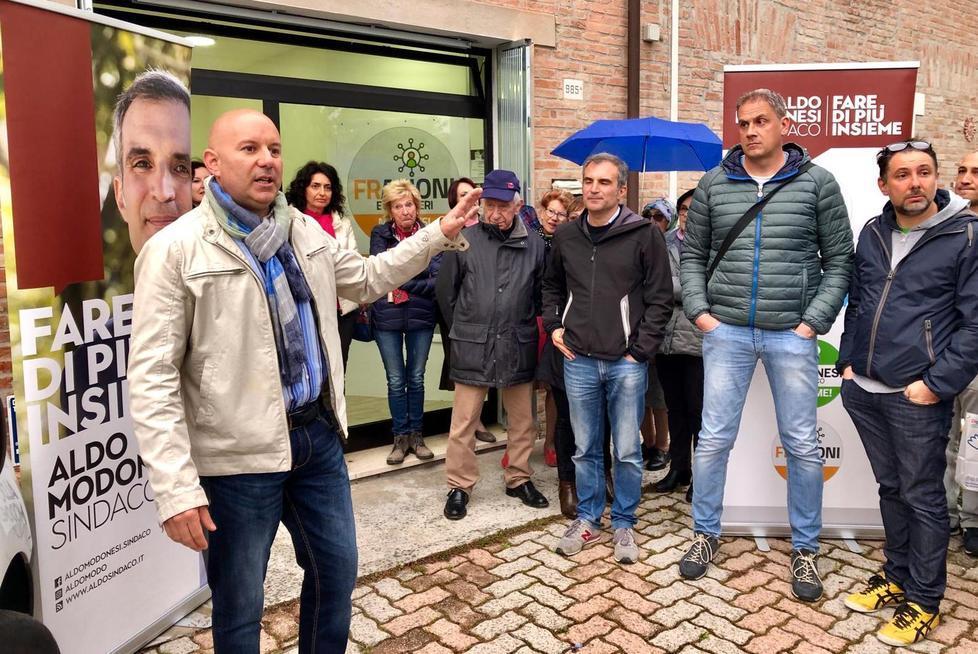 «Cona, scuola salva e bus» Modonesi trova il modello