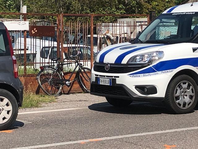 Ferrara, giovane in bici investito in via Modena
