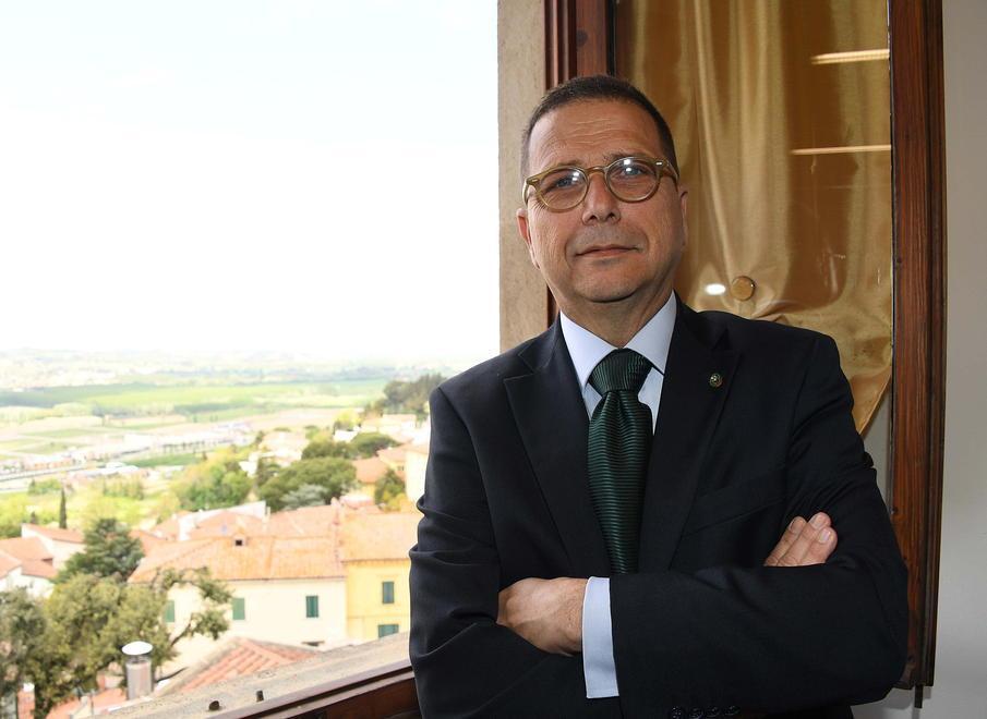 Il generale in lotta con la mafia al fianco del sindaco Macelloni 