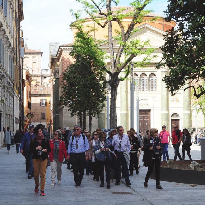«Basta allarmismi e paure Così si spaventano le famiglie e i clienti» Ma c’è chi terrà chiuso